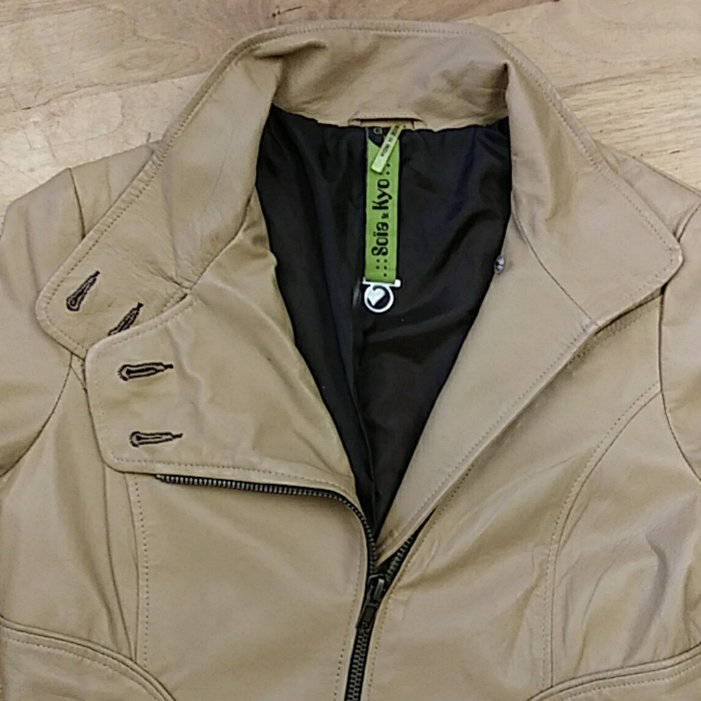 Leather jacket - Picture 6 of 8